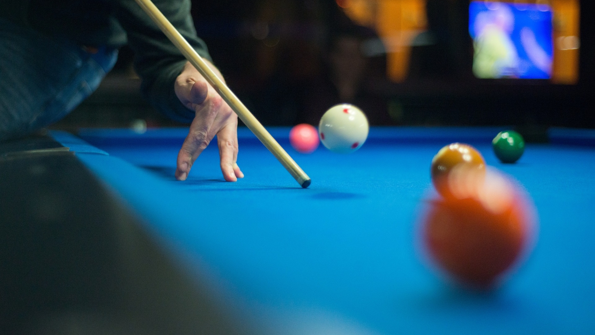 pool-g9446bed9d_1920