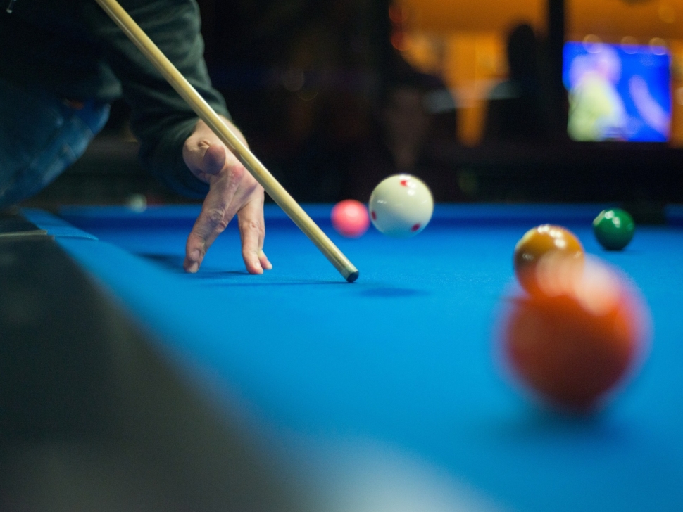 pool-g9446bed9d_1920